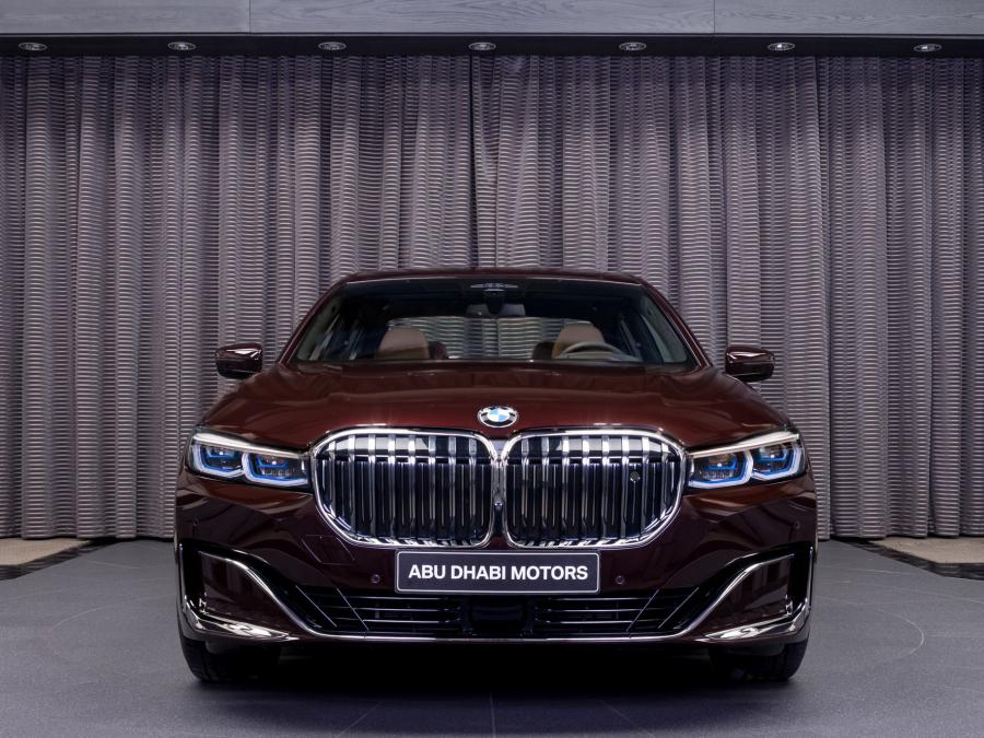  BMW 750Li xDrive (G12) 2020 года  (UAE) (фото 25 из 28)